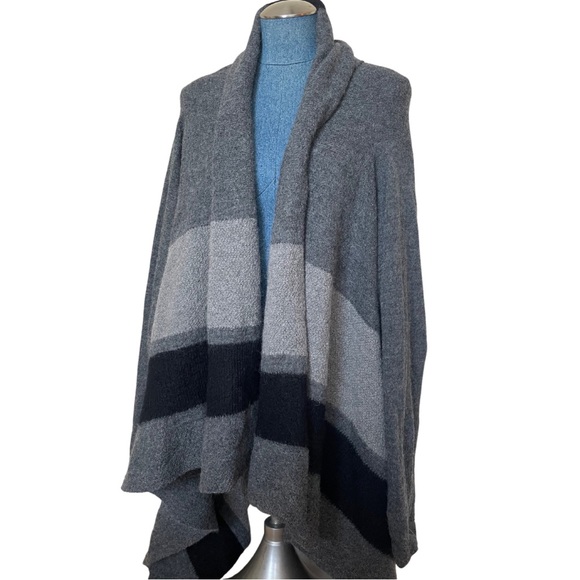 100% Alpaca Cardigan - Picture 3 of 3